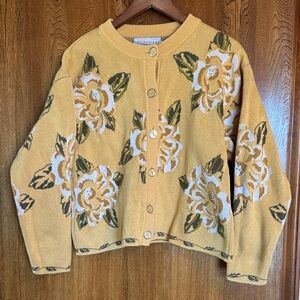 Vintage 100% cotton Floral Sweater 
Size 10-12